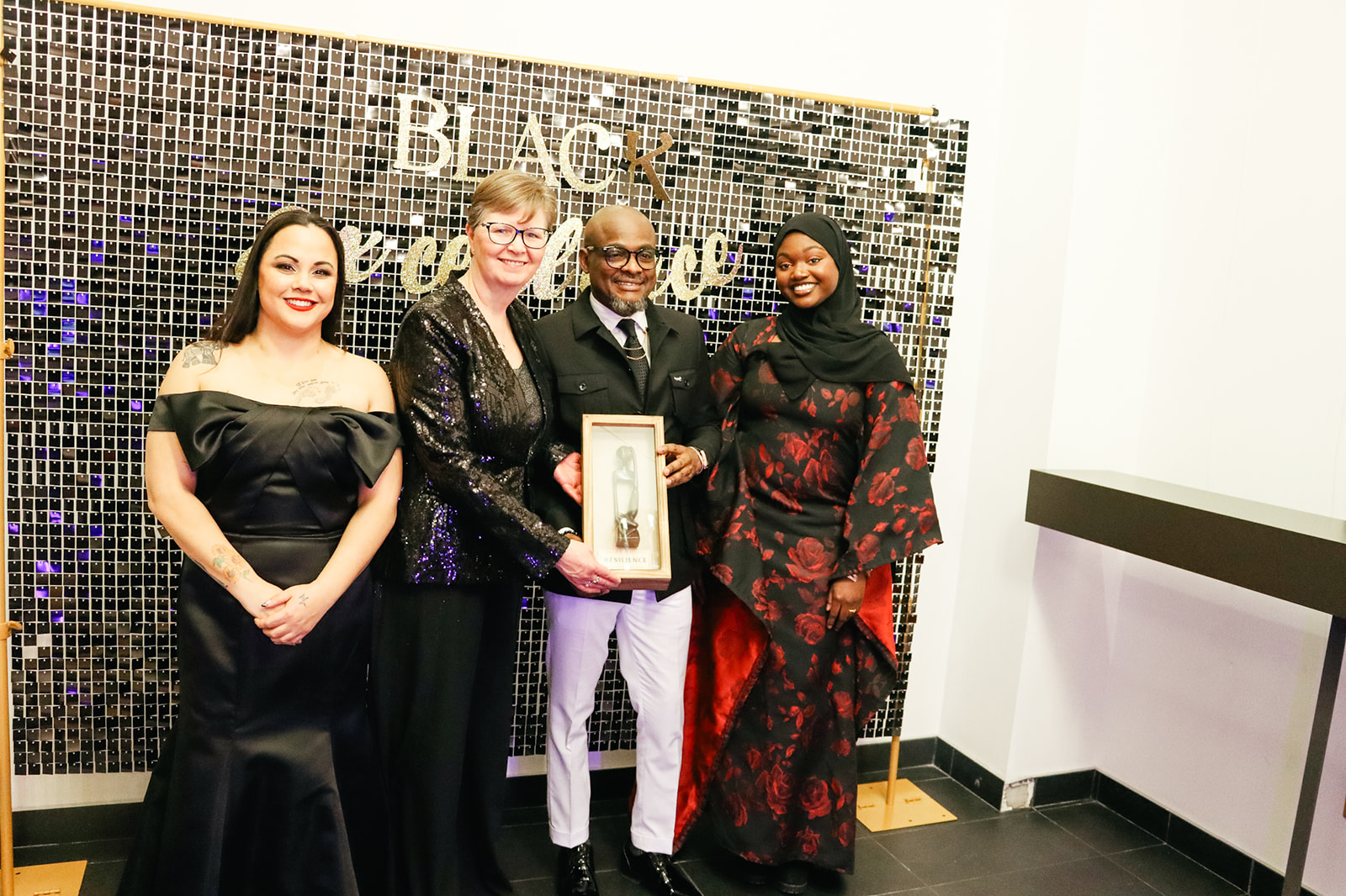 GALA BLACK EXCELLENCE MIRS